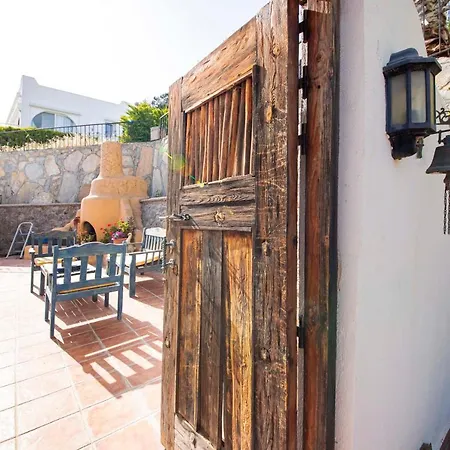 Charming With Shared Pool, Balcony, Terrace And Backyard In Bodrum Feriehus *