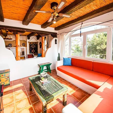 Feriehus Charming With Shared Pool, Balcony, Terrace And Backyard In Bodrum *